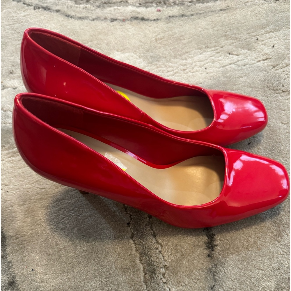 Red Pumps Sz 9